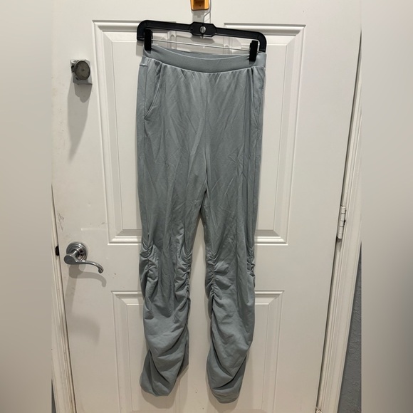 Alo Ruched Soft Sculpt Pants Athletic - Picture 3 of 6